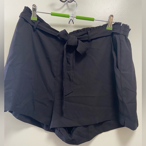 Lauren Conrad xl black womens shorts paper bag waist size XL - Picture 1 of 4